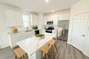 11520 N Newville Trails Ct, Edgerton, WI 53534 - Photo 4