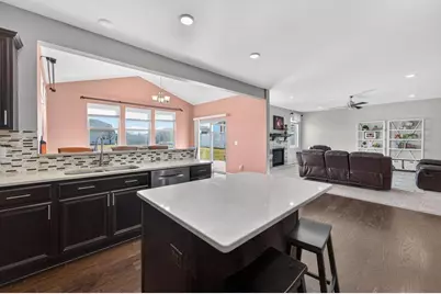 301 Hallmark Way, Sun Prairie, WI 53590 - Photo 4