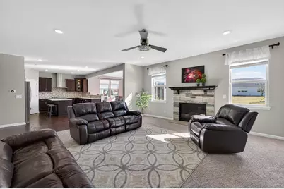 301 Hallmark Way, Sun Prairie, WI 53590 - Photo 10