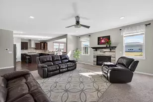 301 Hallmark Way, Sun Prairie, WI 53590 - Photo 10