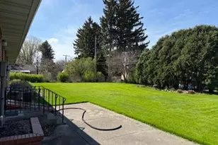 150 Hillcrest Cir, Sun Prairie, WI 53590 - Photo 4