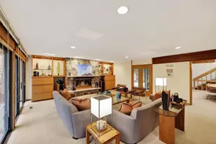 209 Saratoga Cir, Madison, WI 53705 - Photo 8