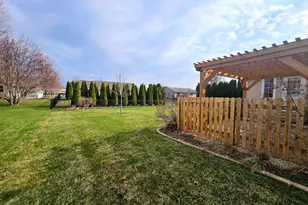 4295 Kingsford Dr, Janesville, WI 53546 - Photo 12