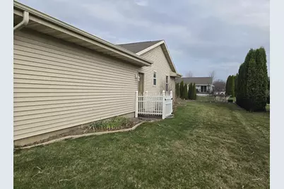 4295 Kingsford Drive, Janesville, WI 53546 - Photo 4