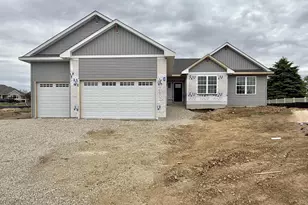 820 N Waveland Rd, Janesville, WI 53548 - Photo 1