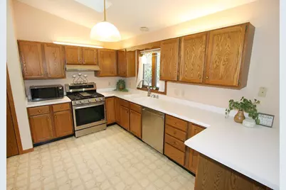 614 Engelhart Drive, Madison, WI 53713 - Photo 6