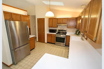 614 Engelhart Drive, Madison, WI 53713 - Photo 8