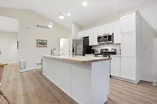 1206 Tivoli Cir, Oregon, WI 53575 - Photo 10