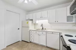 703 Kottke Dr, Madison, WI 53719 - Photo 10