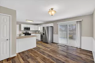 1841 S Walnut St, Janesville, WI 53546 - Photo 8