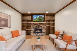 140 Sugar Maple Cir, Lake Delton, WI 53965 - Photo 4