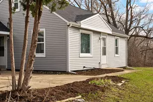 901 Brewster Ave, Beloit, WI 53511 - Photo 2