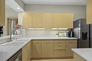 1037 Williamson St, Madison, WI 53703 - Photo 8