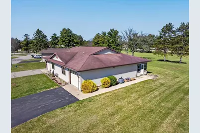 623 Saddle Ridge, Portage, WI 53901 - Photo 2