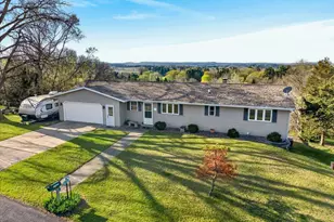 W7797 Summit Dr, Pardeeville, WI 53954 - Photo 6