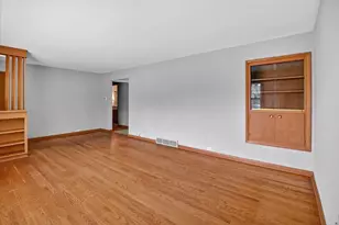 1806 Sachtjen St, Madison, WI 53704 - Photo 4