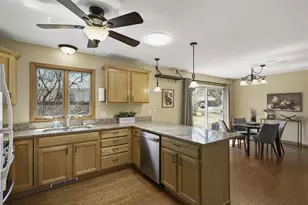 7207 Shirley Ct, Middleton, WI 53562 - Photo 8