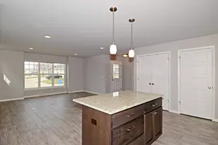 6137 Driscoll Dr, Madison, WI 53718 - Photo 8