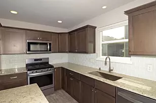 6137 Driscoll Dr, Madison, WI 53718 - Photo 10