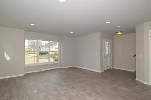 6137 Driscoll Dr, Madison, WI 53718 - Photo 4