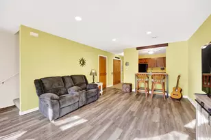 5326 Lake Park Blvd, Madison, WI 53713 - Photo 4