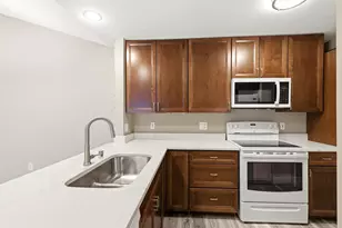 3282 Stonecreek Dr, Madison, WI 53719 - Photo 12