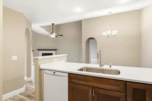 3282 Stonecreek Dr, Madison, WI 53719 - Photo 14