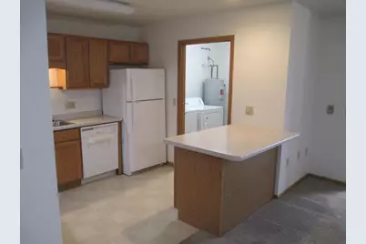 1407 15th St Street #35, Baraboo, WI 53913 - Photo 2