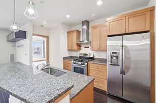 625 E Mifflin St, Madison, WI 53703 - Photo 8