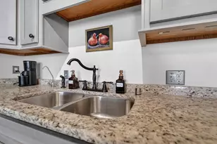 7115 Spring Hill Dr, Middleton, WI 53562 - Photo 12