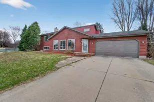 7115 Spring Hill Dr, Middleton, WI 53562 - Photo 40