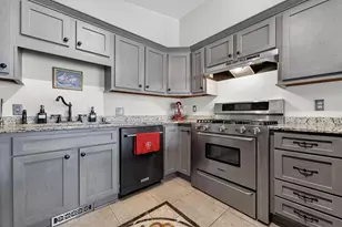 7115 Spring Hill Dr, Middleton, WI 53562 - Photo 10