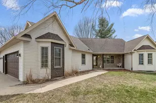 1012 Pine Grove Dr, Reedsburg, WI 53959 - Photo 2