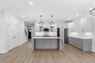 317 Maple St, Pardeeville, WI 53954 - Photo 4