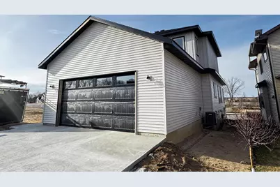 448 Gunderson Drive, Portage, WI 53901 - Photo 4