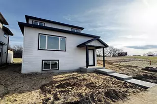 448 Gunderson Dr, Portage, WI 53901 - Photo 2