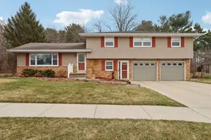 503 Birkinbine Dr, Sun Prairie, WI 53590 - Photo 4