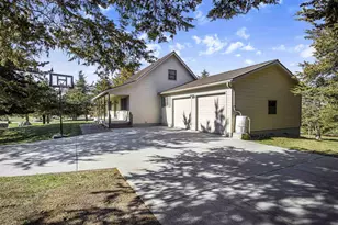 S4395 Cedarberry Ln, Baraboo, WI 53913 - Photo 2