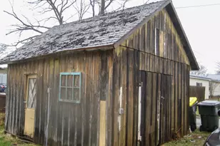 305 W Oak St, Boscobel,  53805 - Photo 4