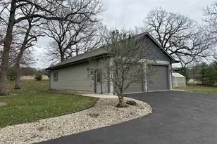 2082 Tower Dr, Stoughton, WI 53589 - Photo 40