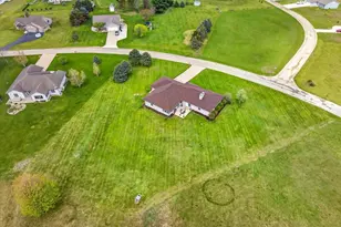 N4171 Country Club Dr, Brodhead, WI 53520 - Photo 8
