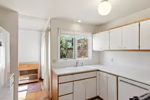 3217 Nottingham Way, Madison, WI 53713 - Photo 16