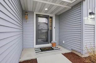 987 Griffin Way, DeForest, WI 53532 - Photo 2