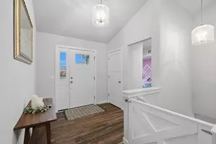 987 Griffin Way, DeForest, WI 53532 - Photo 4