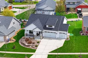 107 Cobblestone Dr, Lodi, WI 53555 - Photo 2