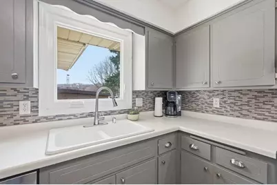 3105 Gerald Street, Madison, WI 53704 - Photo 10