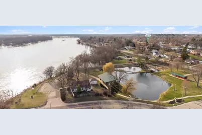 809 W Edgewater Street, Portage, WI 53901 - Photo 2