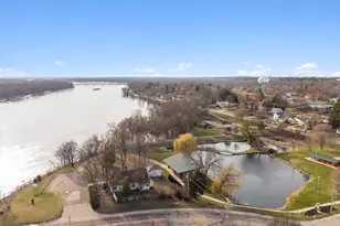 809 W Edgewater St, Portage, WI 53901 - Photo 2