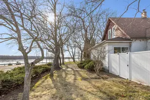 809 W Edgewater St, Portage, WI 53901 - Photo 32