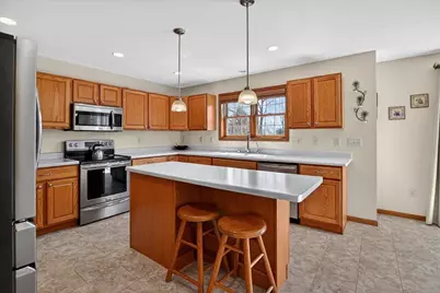 6825 Bluff Point Drive, Madison, WI 53718 - Photo 8